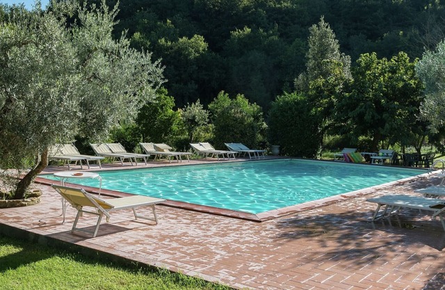 Casa vacacional con patrimonio en Sasso Pisano con piscina