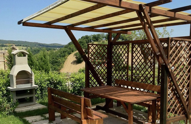 Elegante Villa en Palazzata con Vistas al Campo