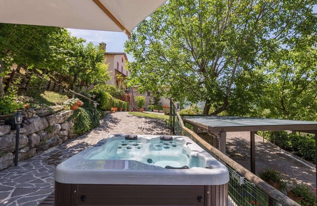 Villa moderna en Piobbico con picina