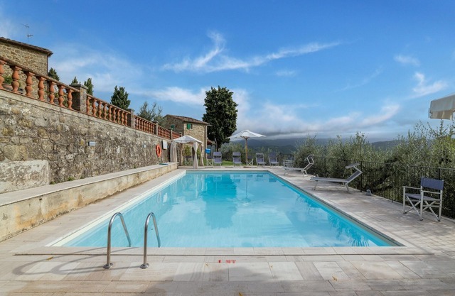 Apartamento panorámico de piedra con piscina