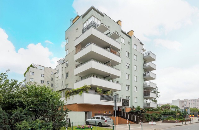Bemowo Comfort Apartment with Garden