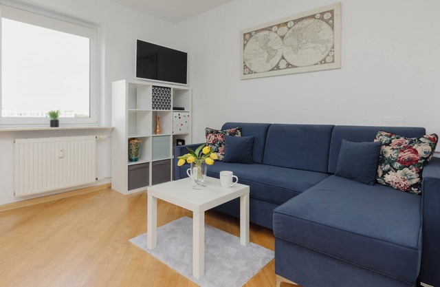 Bemowo Powstanców Slaskich by Renters