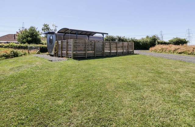 BEN CLEUCH ANTHROPOD, romantic, with hot tub in Clackmannan