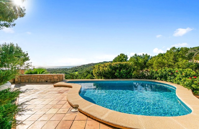 #Bendinat, Villa independiente de 5 dormitorios, con piscina privada. Cerca de Puerto Portal £