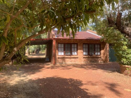 Bentworth Lodge