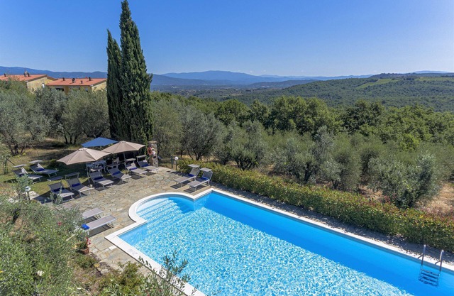 Villa Benvenuti, piscina privada, wifi, a pie al restaurante, reservar cocinero