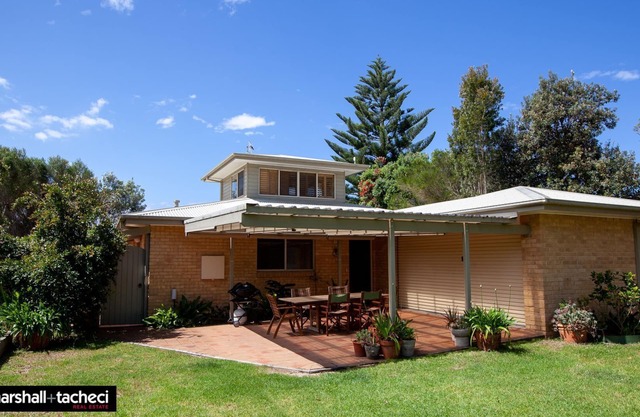 Bermagui Dune House 5 Narira Street, Beach Front, Pet friendly