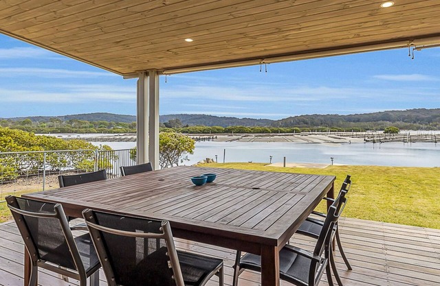 BOAT HOUSE STARBOARD - 2 Lindo Street- Frente al río Bermagui, estacionamiento de botes