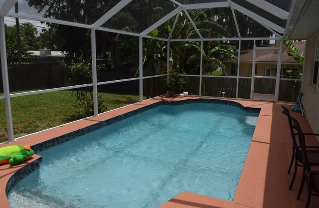 Bernice 3bd2bth With Heated Pool Near Siesta Key!