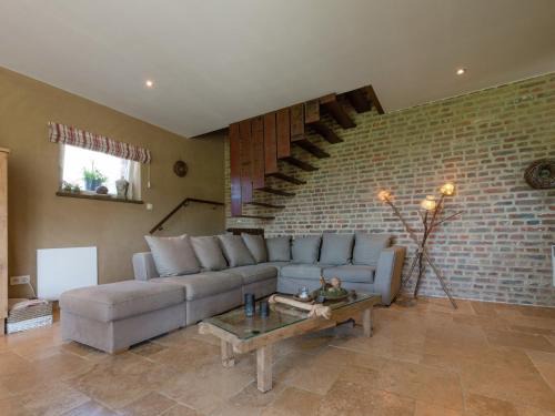 Bertrix Hot Tub & Garden Stay