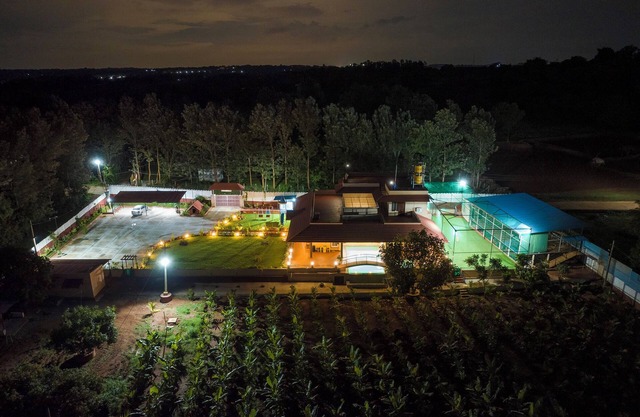 Best Farm Stay near Bengaluru! Spacious Rooms, swimming pool & Outdoor Fun