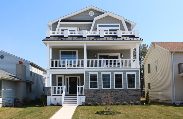 JUST LISTED: ¡Nueva construcción en el corazón de Brigantine!