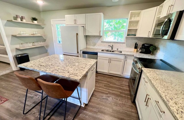 Best Mid-term Rental! Private Children & Pet Friendly Detached Home in Prosper