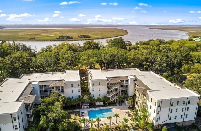 Best New Luxury St. Simons FLETC / Vacation Condo-3Br / 2Ba / Bikes / 2 Pools / Garage