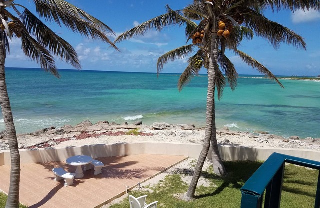 La mejor vista al mar en la isla, Ocean Front Property