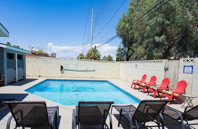 Best of Las Vegas Getaway | Sparkling Pool