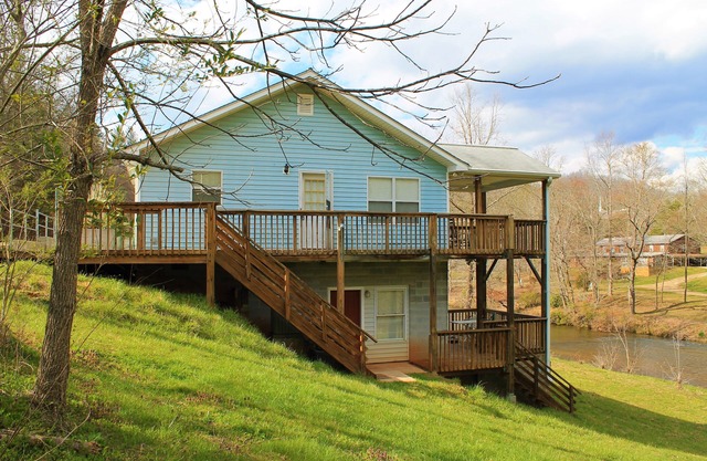 Lo mejor de Smokies, Riverfront, Waterfalls - Paradise - Why Pay Pay More - DEAL !!