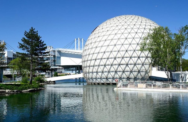 Best Place to Stay in Toronto! On-Site Restaurant, Pet-Friendly