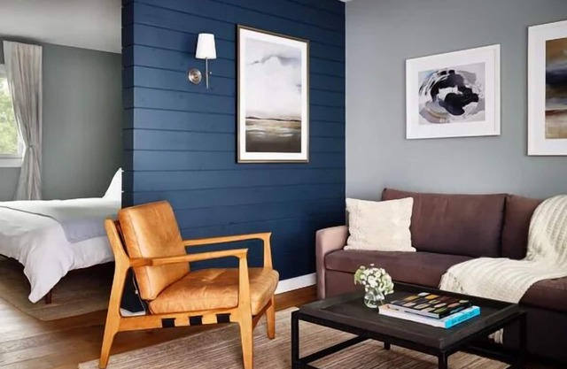 Best Place to Stay in East Hampton w/ Free Parking & Breakfast! 4 Relaxing Units