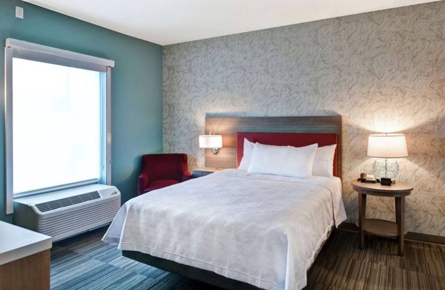 Best Place to Unwind! w/Pool, Minutes Away From Daytona Flea & Farmers Market