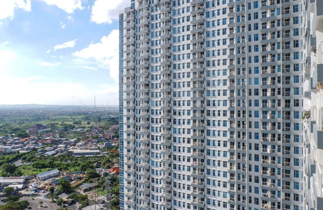 Best Studio Benson Apartment Connected to Pakuwon Mall next to Anderson