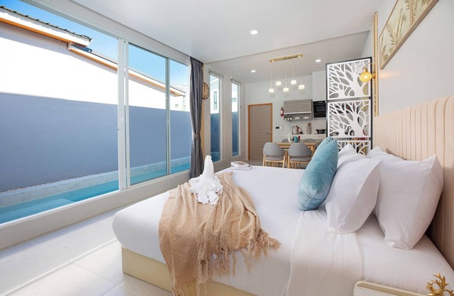 Best Time Pool Suites