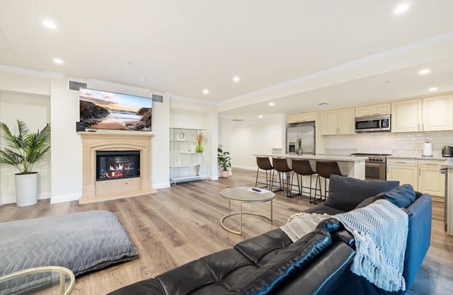 Best value 2b2b center of Pasadena