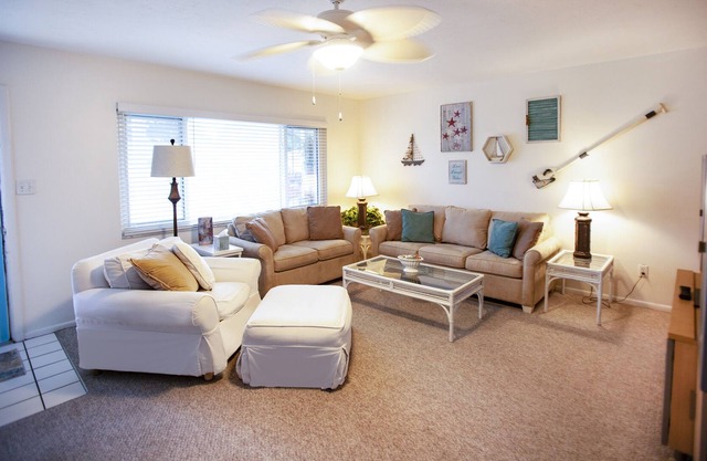 Best Value 3BR/2BA Pool Home 10 min from Siesta