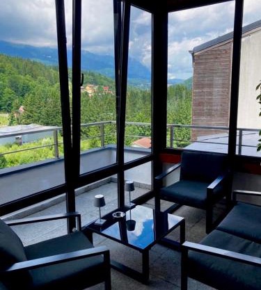 Best View Ap with Parking And 2 Bathrooms