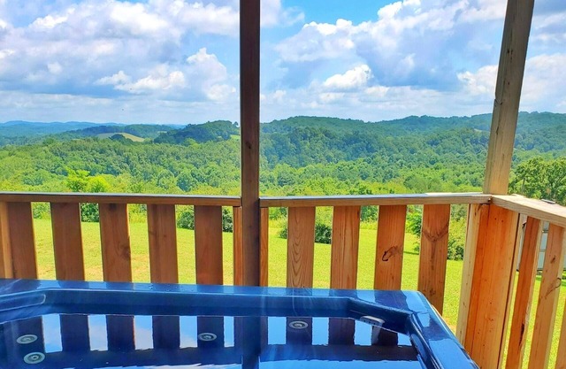 Best View in the Area!! Hot Tub!!