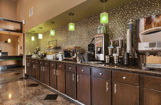 Best Western Inn & Suites - Lake Charles
