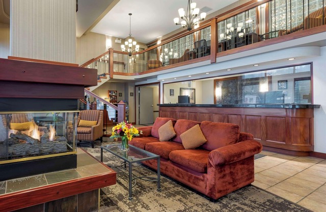 Best Western Plus Baker Street Inn