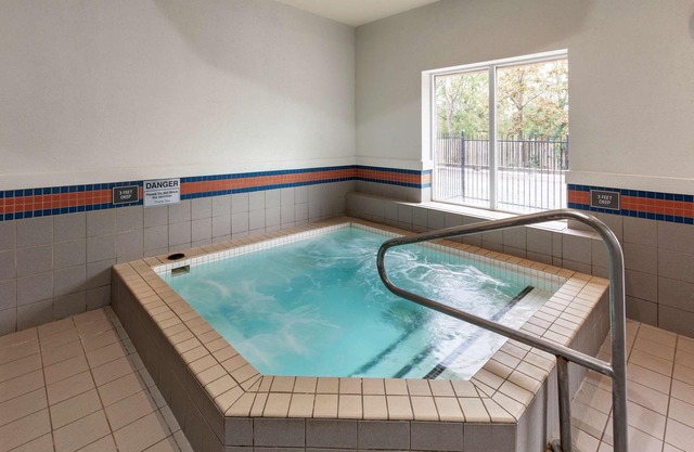 Best Western Plus Burlington Inn & Suites
