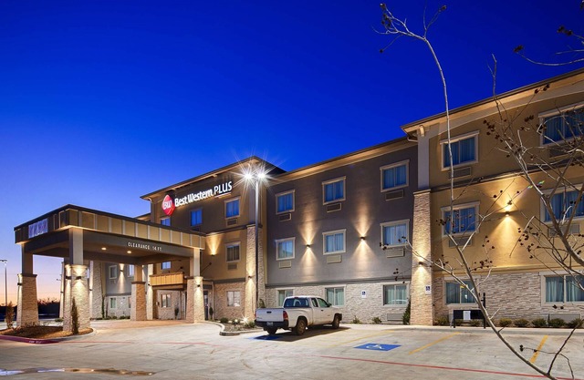 Best Western Plus Lonestar Inn & Suites