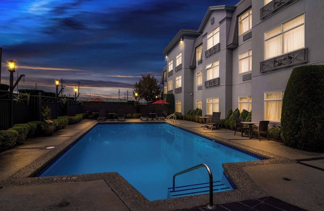 Best Western Plus Pitt Meadows Inn & Suites