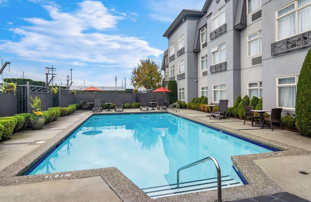 Best Western Plus Pitt Meadows Inn & Suites