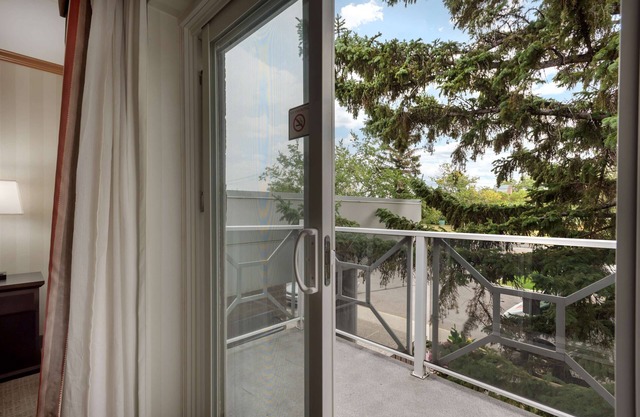 Best Western Plus Port O'Call Hotel