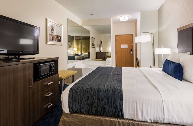 Best Western Plus Tulsa Inn & Suites