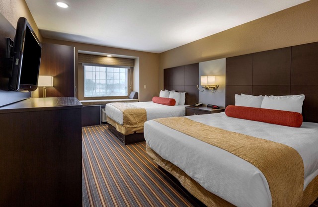 Best Western Plus Woodstock Inn & Suites