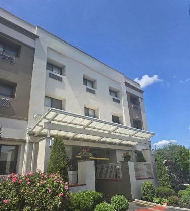 Best Western Roslyn-Long Island Hotel