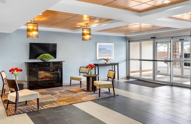 Best Western Thompson Hotel & Suites