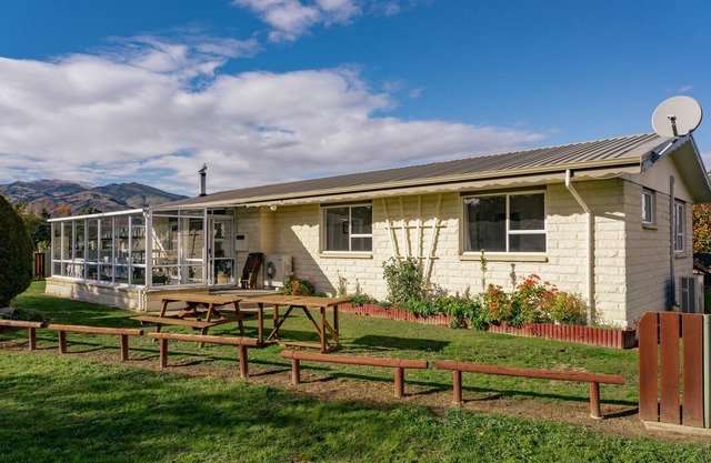 BEST WISHES - CROMWELL HOLIDAY HOME, family friendly in Cromwell