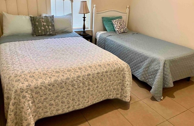 BestStays@Turquoise Near Hospitals andTJC TV’s in all bedrooms
