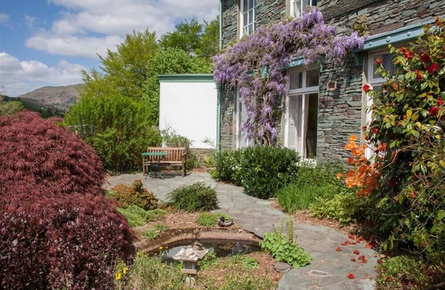 BETAMERE, romantic, with a garden in Ambleside