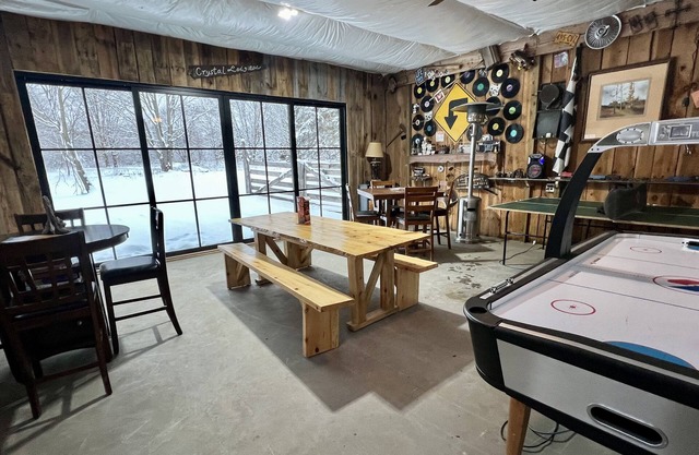 Betsie River Lodge - Crystal Lodgings 1,700 sq ft!