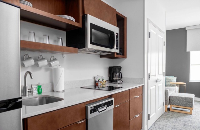 Better Choice for your Vacation! 3 Comfortable Units, Free Breakfast, Pool