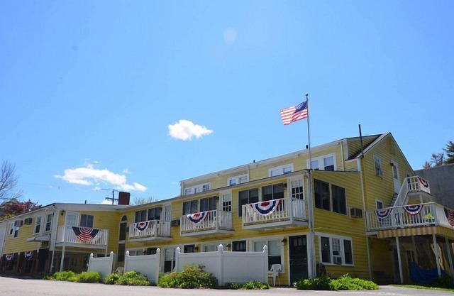 Betty Doon Motor Hotel