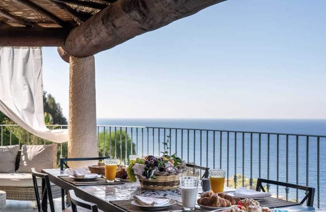 Between The Sky And Sea Villa With Sea View