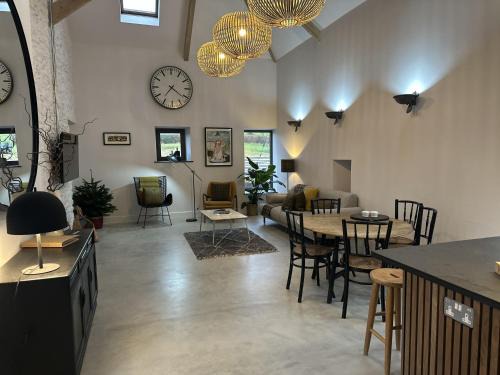 Beudy at Pentrecelyn - a gorgeous barn conversion with hot tub