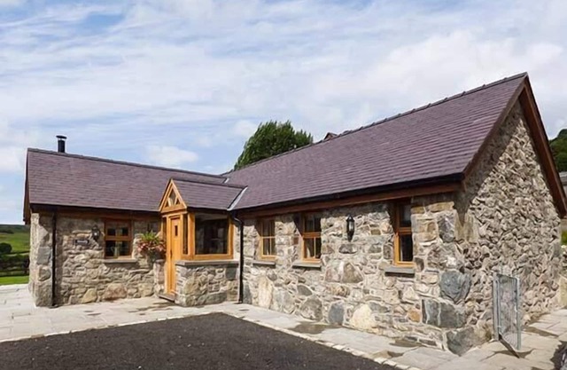 Beudy, LLANGWM